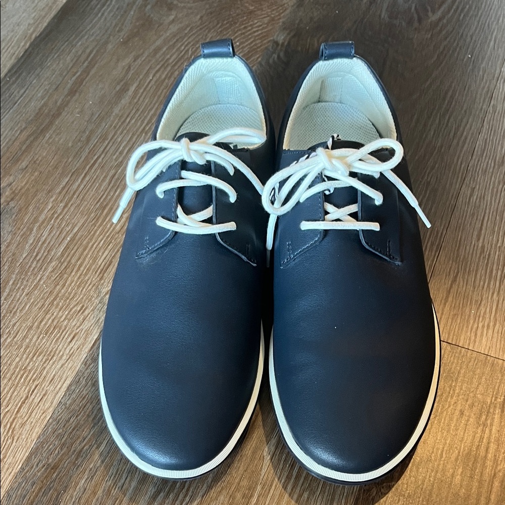 Ponto Navy Leather Shoes. SZ 8 Women.  Like new.